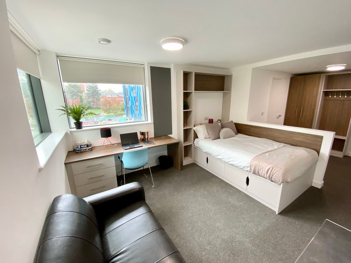1 bed student flat to let George Road - Premium Studio - 1 bed, City ...