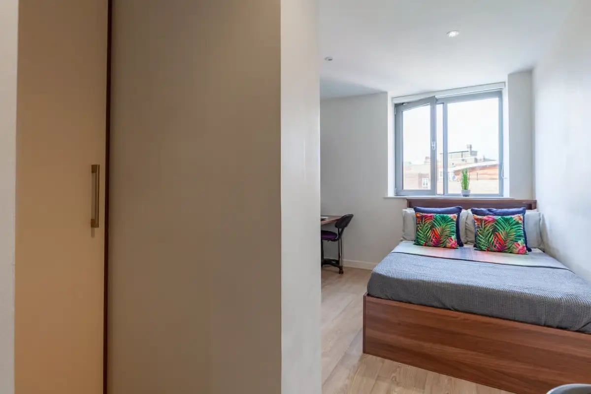Standard Studio to let at Central Studios, 1 The Grove, Ealing, London ...