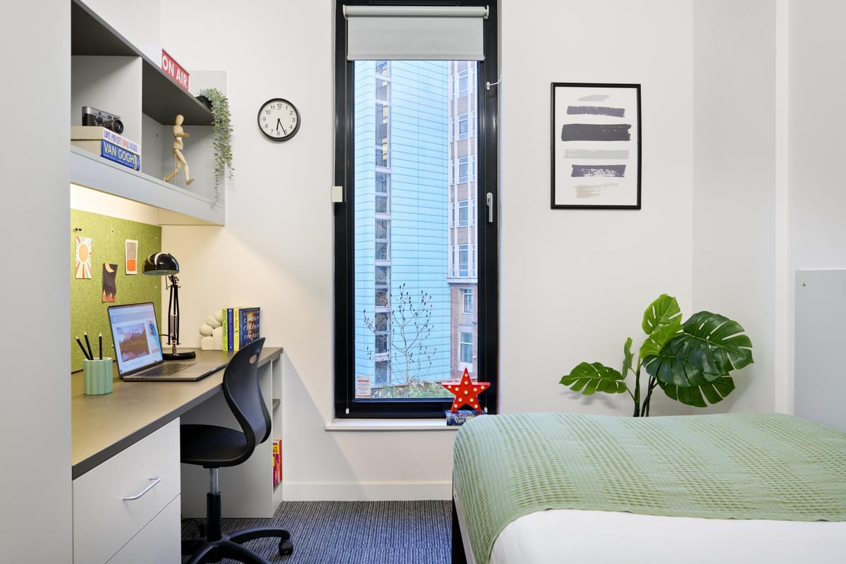 Gold Ensuite to let at Pablo Fanque House, 30 All Saints Green, City