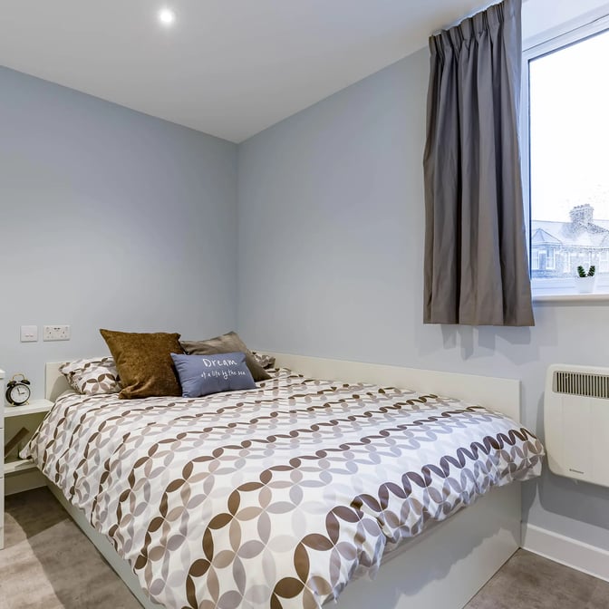 7 Bed Premium Studio - Image 3