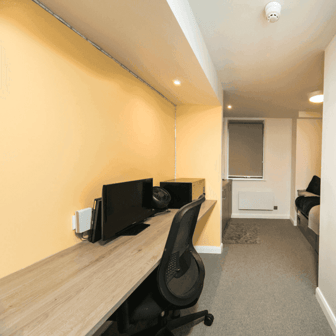 Deluxe Studio - Image 4