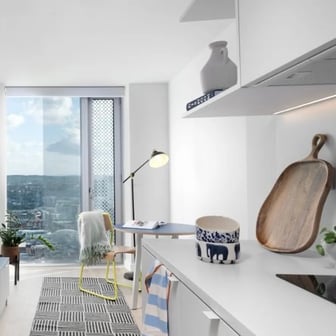 Bed in a three bedroom apartment - Image 1