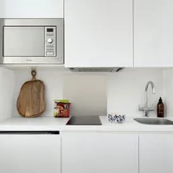 Medium Studio - Image 5