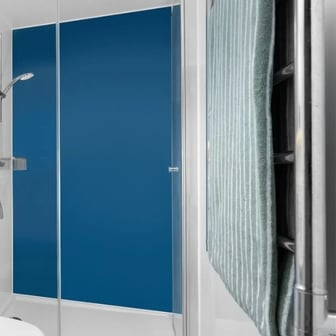 Bed in a three bedroom apartment - Image 3