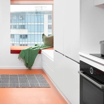 Large En Suite - Image 7