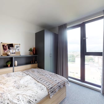Classic En-suite - Image 1