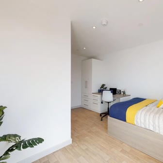 Deluxe En-suite - Image 2