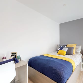 Deluxe En-suite - Image 3