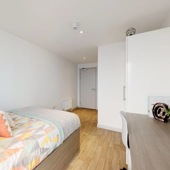 Premium En-suite - Image 2