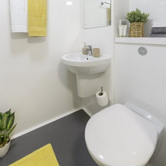 Standard En-suite - Image 7