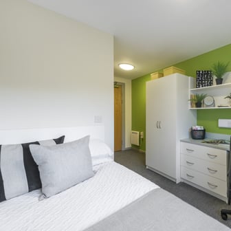 Standard En-suite - Image 1