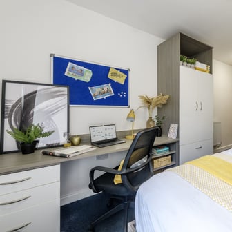 Classic Ensuite - Image 1