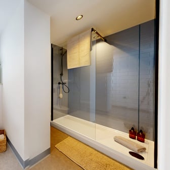 Penthouse En-suite - Image 4