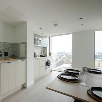 Premium En-suite - Image 10