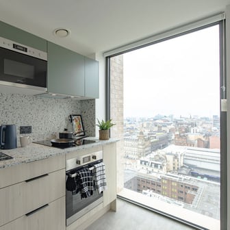 Penthouse En-suite - Image 8
