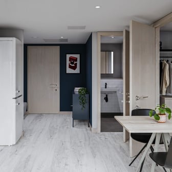 Premium One Bed Apartment - Image 5