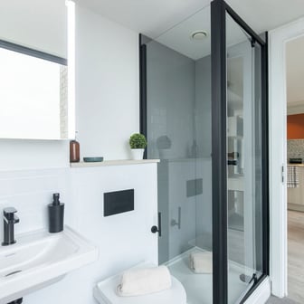 Penthouse En-suite - Image 5