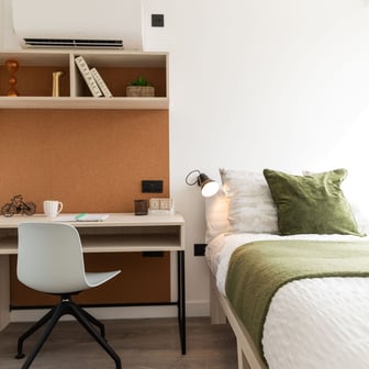 One Bed Apartment - Image 2