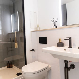 Penthouse Studio - Image 5