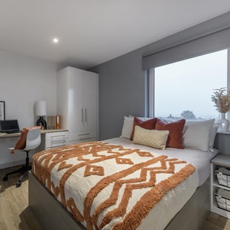 Classic En-suite - Image 2
