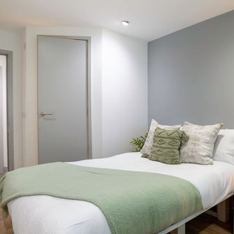 Classic En-suite - Image 3