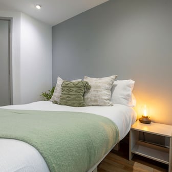 Classic En-suite - Image 1