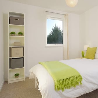 2 Bed Flat With Study - Image 4