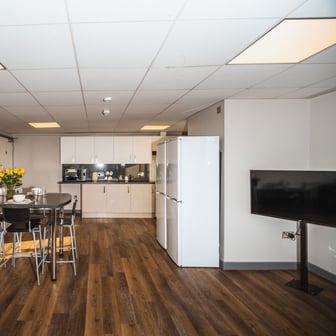 En Suite With Premium Kitchen - Image 2