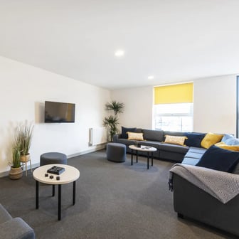 Gold En Suite - Image 4