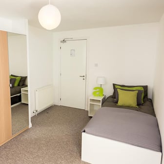 3 Bed Standard - Image 1