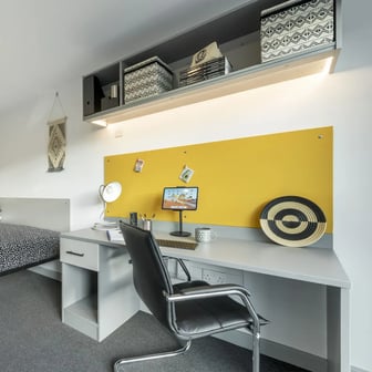 Gold En Suite - Image 1