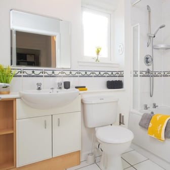 Premium 2 Bed Maisonette With Study - Image 7