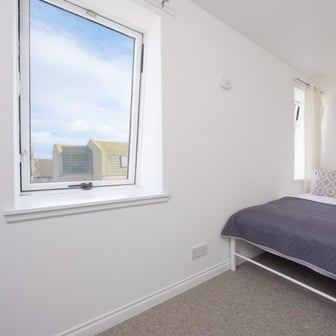 2 Bed Flat With Study - Image 3