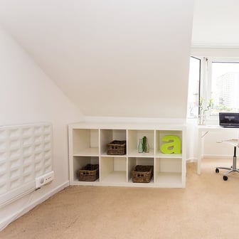 Standard Plus 5 Bed Flat - Image 1