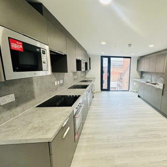 En Suite - Image 9