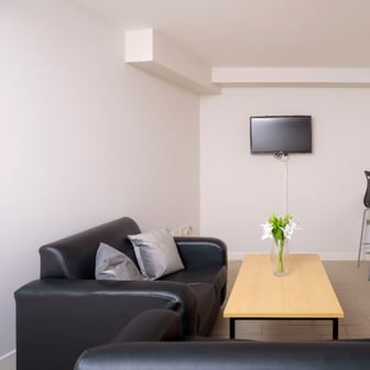 Single Bed Flat - Image 1