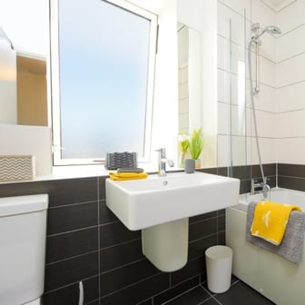 2 Bed Flat With Study - Image 6