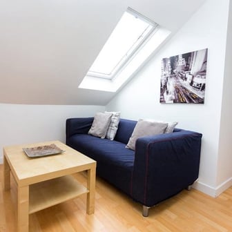 1 Bed Flat - Image 1