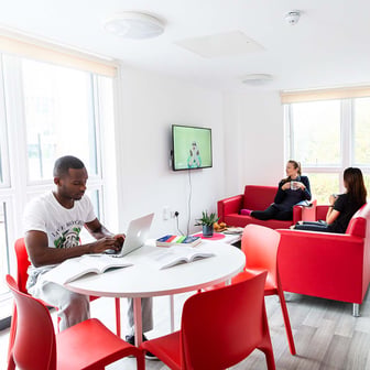 Budget En Suite - Image 6