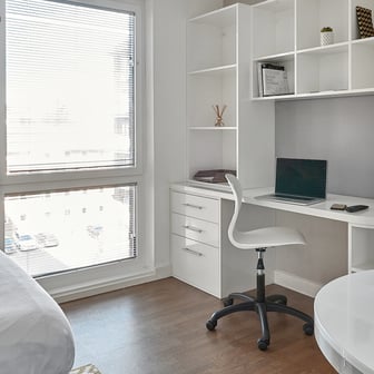 Premier Studio Plus - Image 2
