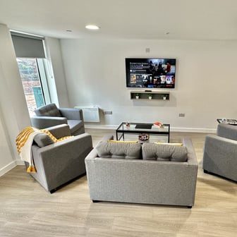 Large En Suite - Image 1