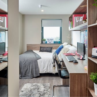 Classic En Suite - Image 1