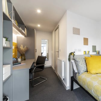 Silver En Suite - Image 1