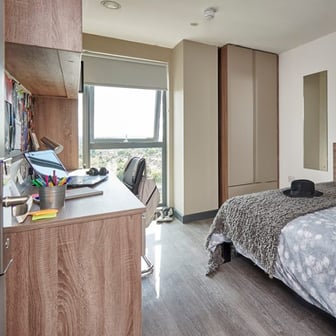 Superior 1 Bed Apartment - Image 1