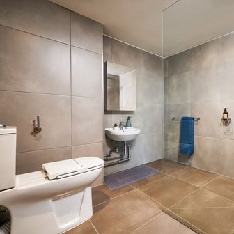 Accessible Room - Image 7