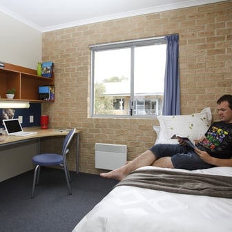 Standard 6 Bedroom Shared Apartment - Image 3
