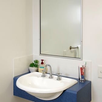 Standard 6 Bedroom Shared Apartment - Image 11