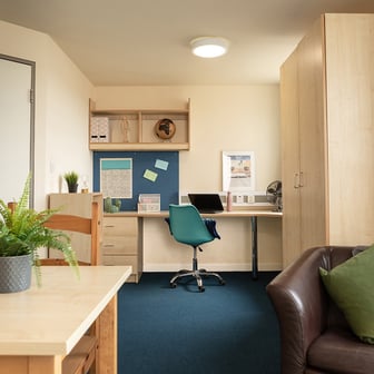 Studio Apartment - Image 2