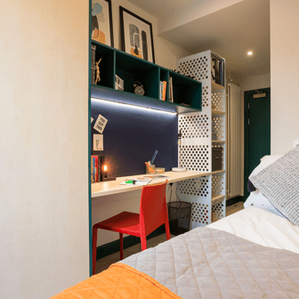 Bronze En Suite - Image 1