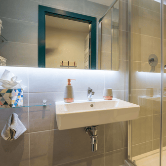 Bronze En Suite - Image 4